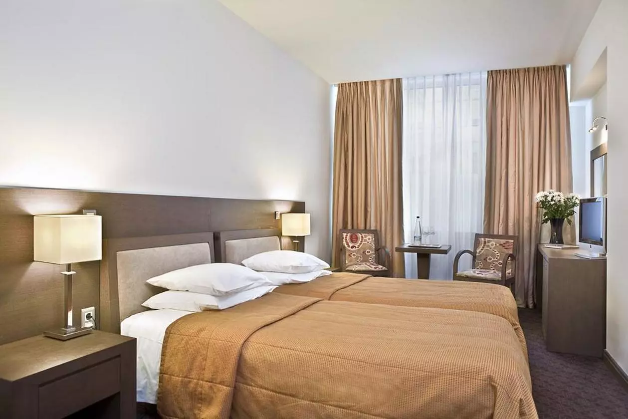 AMALIAHOTEL_SHABAVIZ (5).jpg